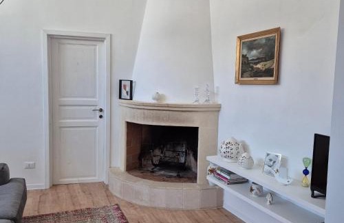 Mesagne House | Hecate