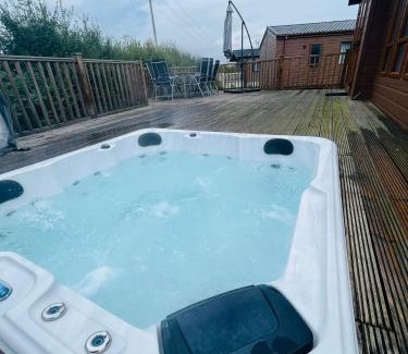 Malton House | Hedgerow Lodge with Hot Tub