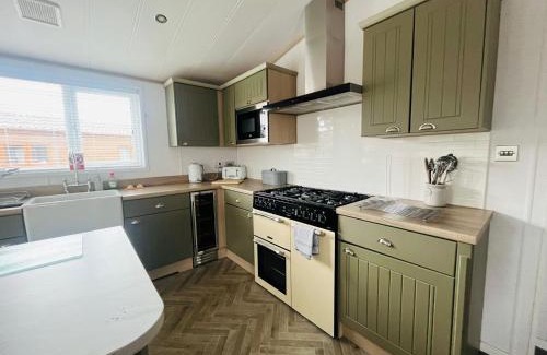 Malton House | Hedgerow Lodge with Hot Tub