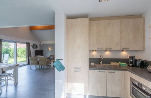 Julianadorp aan zee House | Heerlijke Vakantievilla met Riante Tuin op Loopafstand van het Strand van Julianadorp aan Zee