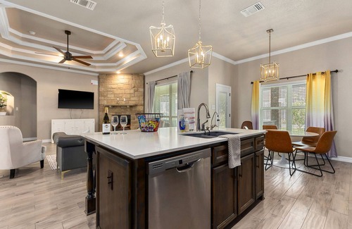 Killeen House | Heights 6Bd, 12PPL, Perfect For Families, Contractors, Insurance. Book Now!