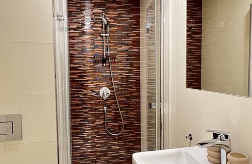 Karlin Apartment | Helen Homestay Florenc Newly Built Apartment