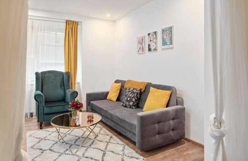 Prague 3 Apartment | Helen Homestay Zizkov