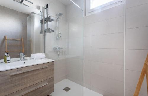 Vallieres Apartment | Helene - Appart cosy & calme à 9min à pied du TRAM