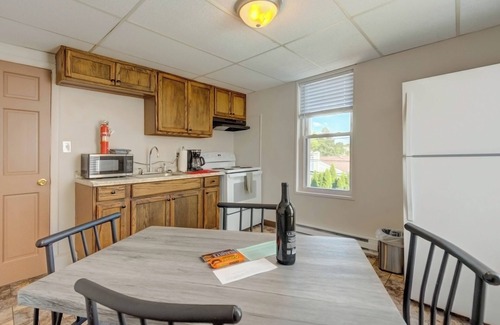Hershey Apartment | Hell's Kitchen, Apt #1n1-bedroom apartment just a short walk to Hershey Theatre
