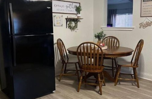 Port Arthur House | Hello Darling Comfy Cottage-Newly Remodeled