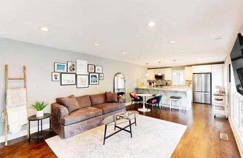 Loring Heights House | Hello Sunshine