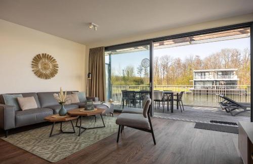 Oranjeplaat Villa | Hello Zeeland - Water Villa's Veerse Wende