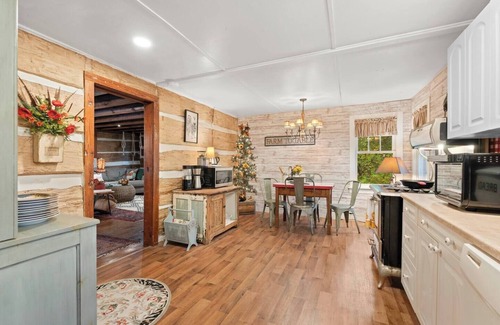 Nashville House | Helmsburg Homestead Historic Log Cabin in Nashville Indiana