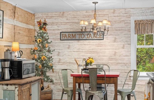 Nashville House | Helmsburg Homestead Historic Log Cabin in Nashville Indiana