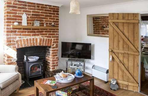 Hemsby House | Hemsby Cottage With spa Bath and Private Garden