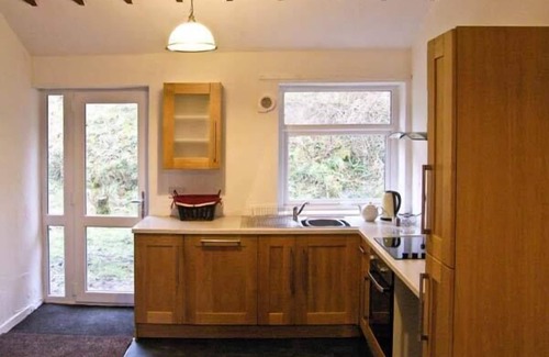 Denbigh Cottage | HENDRE ALED COTTAGE 1, pet friendly, with a garden in Llansannan