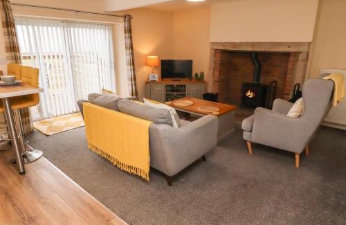 Chathill House | Henhill Lodge
