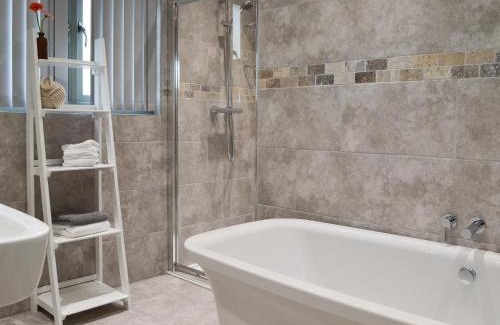 Icklesham House | Henry-Oscar House