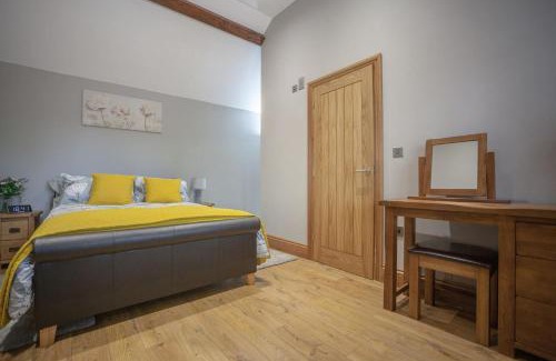 Hereford Apartment | Herefordshire - Little Oak - Charming Cottage in Rural Location North of Hereford - Sleeps 2 Guets - Ideal For A Cozy Trip Away - Hosted By RENTMYHOUSE