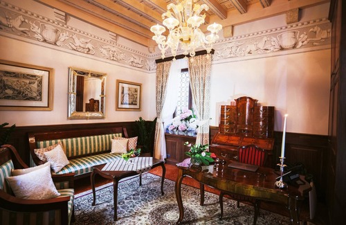 Old Town Hotel | Heritage Hotel Cardo