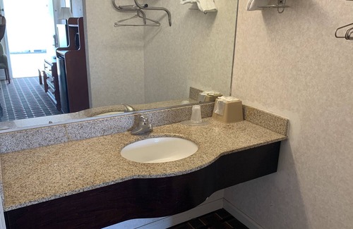 Cleveland Hotel | Heritage Inn