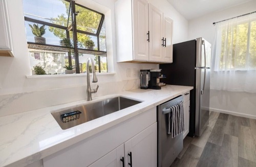 North Oak Park House | HeritageHaven-AttractionHotspot!