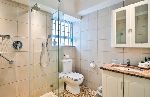 Voelklip Hotel | Hermanus Beachfront Lodge