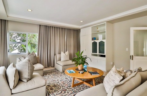 Voelklip Hotel | Hermanus Beachfront Lodge