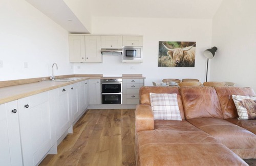 Wedmore Cottage | HERON LODGE CASTLE FARM, family friendly, with hot tub in Wedmore