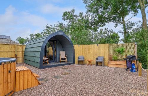 Oswestry House | Heron Pod
