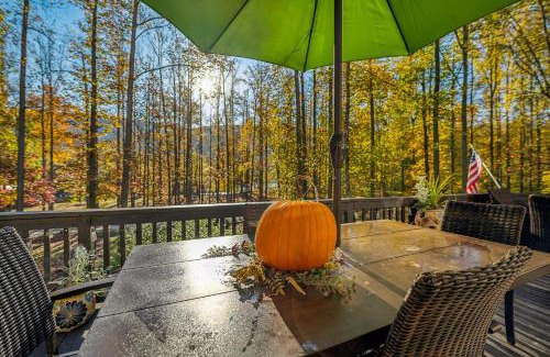 Great Cacapon House | Herons Rest - Riverfront, Fire Pit, All seasons Porch, Grill, Games, Fishing, Deck, Wifi, River view