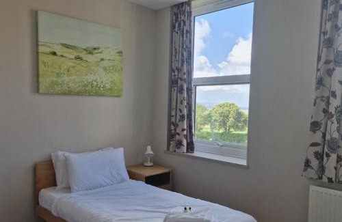 Hailsham Apartment | Herstmonceux Castle - Bader Hall