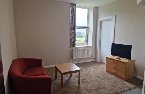 Hailsham Apartment | Herstmonceux Castle - Bader Hall