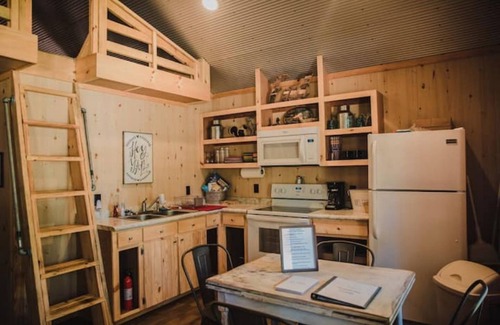 Ellisville Cabin | Hey Y’all