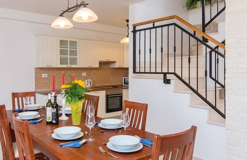 Loviste House | HH Lovište Three Bedroom Holiday Home,Pool&SeaView