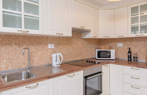 Loviste House | HH Lovište Three Bedroom Holiday Home,Pool&SeaView