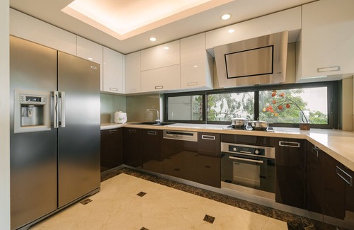 Quang An Apartment | Hi-end 3-bedroom apartment with Lakeview, AC, fitness room in Hanoi