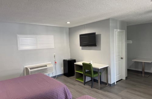 East Pasadena Hotel | Hi-Way Host Motel