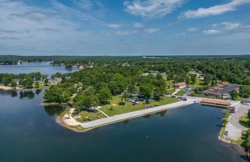 Lake Tansi Apartment | Hiawatha West Lake Tansi