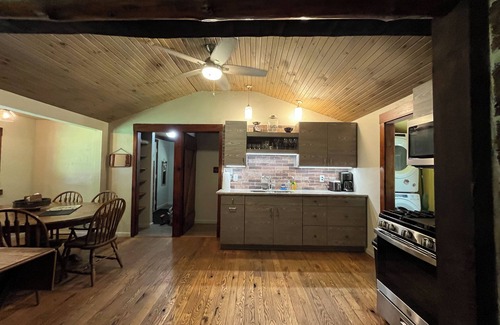 Tylersburg Cabin | Hickory Creek Haven-Creekside Log Cabin-Allegheny National Forest Pet Friendly!