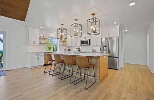 Warfordsburg House | Hidden Acres Retreat | Pickleball + Basketball Court!