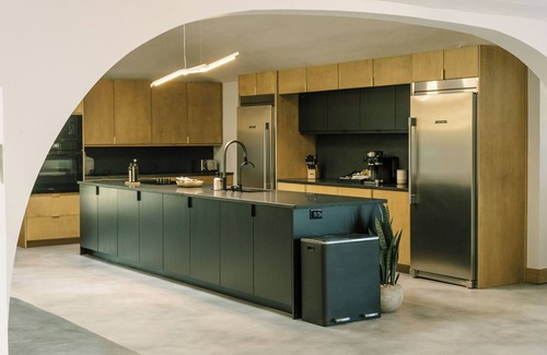 Driftwood House | Hidden Eco-Luxe Earth Home Retreat in the Heart of Hill Country