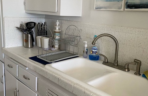 Belmont Shore Apartment | Hidden gem of Belmont Shores