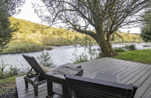 Crescent City House | Hidden gem vacation home on Smith River! 15min from Ocean & Redwoods State Park!