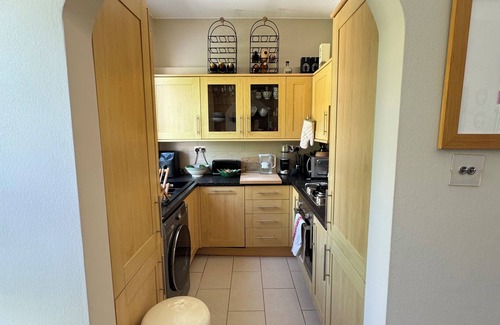 Parsons Green and Walham Apartment | Hidden Gem w/Private Terrace, Fulham Broadway!