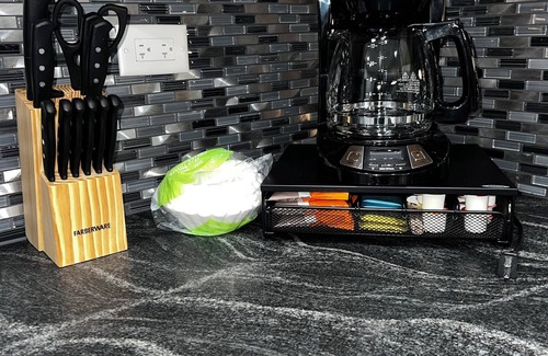 Lombard House | Hidden Hills Retreat