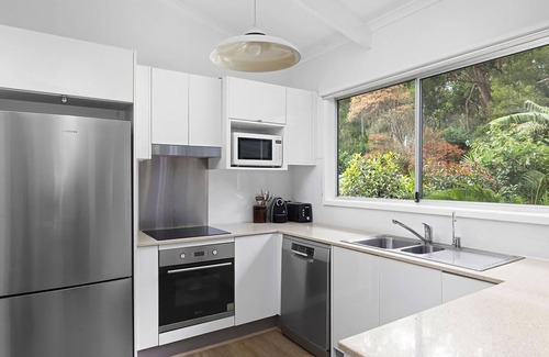 Anna Bay House | Hidden Oasis Pet Friendly In Anna Bay