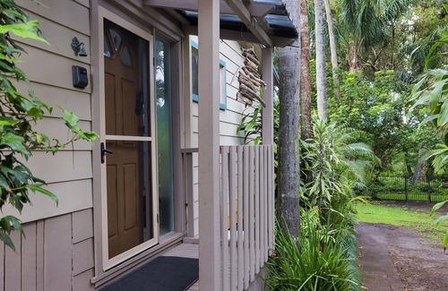 Anna Bay House | Hidden Oasis Pet Friendly In Anna Bay