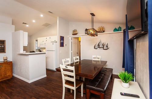 Gainesville House | Hidden Retreat with Yard, Patio, and BBQ Close to UF or Downtown Gainesville