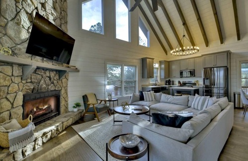 Blue Ridge Cabin | Hidden River | Free Night Offer!