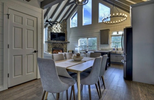 Blue Ridge Cabin | Hidden River | Free Night Offer!