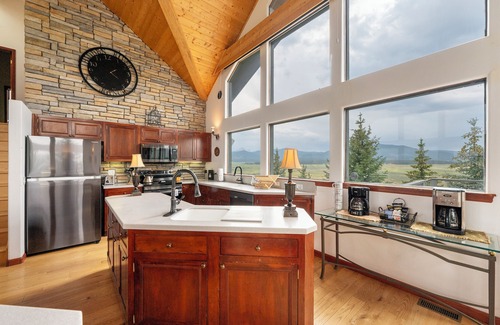 Tabernash House | Hidden River Ranch private hot tub, rustic private location