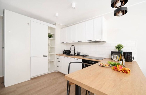Lodz Apartment | Hideaway Apartment - Terrace with Garden & Parking by Rentujemy