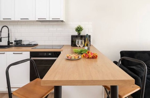 Lodz Apartment | Hideaway Apartment - Terrace with Garden & Parking by Rentujemy